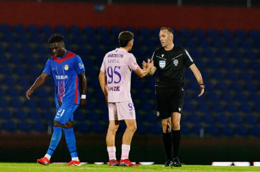 Santi Garcia ve Joao Pinheiro, Liga Portekiz maçı sırasında FC Alverca ve Gil Vicente FC (Maciej Rogowski / Ball Raw Images) takımları arasında görüldü.)
