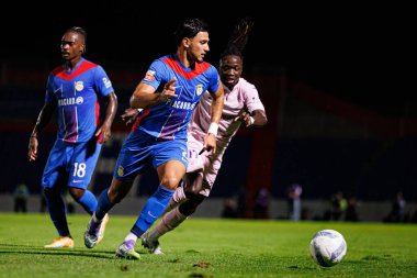 Nabil Touaizi ve Joelson Fernandes, Liga Portekiz maçı sırasında FC Alverca ve Gil Vicente FC (Maciej Rogowski / Ball Raw Images) takımları arasında görüldü.)