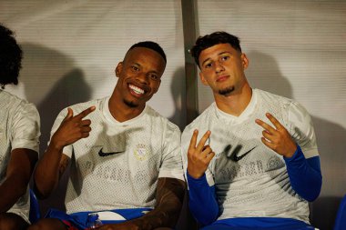 Gian Cabezas ve Cedric Nuozzi, Liga Portekiz maçında FC Alverca ve Gil Vicente FC (Maciej Rogowski / Ball Raw Images) takımları arasında görüldü.)