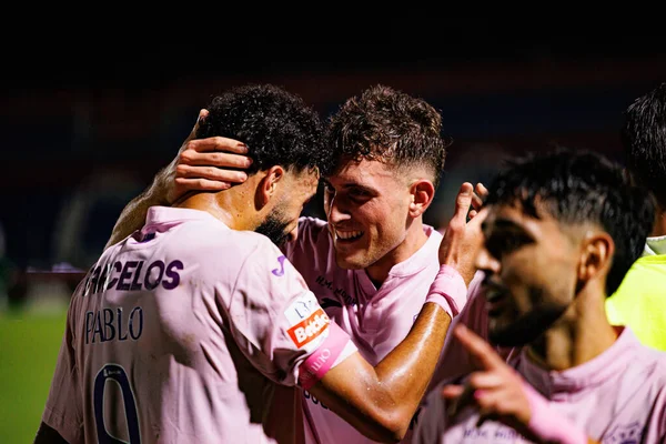 Pablo Felipe ve Santi Garcia, FC Alverca ve Gil Vicente FC (Maciej Rogowski / Ball Raw Images) takımları arasındaki Liga Portekiz maçında gol attıktan sonra kutlama yaparken görüldü.)