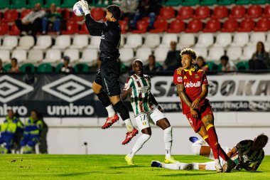Renan Ribeiro ve Clayton Liga Portekiz maçı sırasında Estrela Amadora ve Rio Ave FC takımları arasında Estadio Jose Gomes (Maciej Rogowski / Ball Raw Images)