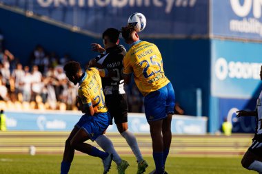 Pablo Ruan ve Felix Bacher, Liga Portekiz maçı sırasında Estoril Praia ve CD Nacional takımları arasında Estadio Antonio Coimbra da Mota (Maciej Rogowski / Ball Raw Images)
