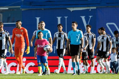 Matheus Dias, Liga Portekiz maçı sırasında Estoril Praia ve CD Nacional takımları arasında Estadio Antonio Coimbra da Mota 'da görüldü (Maciej Rogowski / Ball Raw Images)
