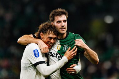 Ricardo Mangas ve Fotis Ioannidis, Estadio Jose Alvalade 'de (Maciej Rogowski / Ball Raw Images) Sporting CP ve Alverca FC takımları arasında oynanan çeyrek final maçında gol attıktan sonra kutlama yaparken görüldü.)