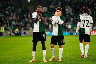 Salvador Blopa ve Flavio Goncalf, Estadio Jose Alvalade 'de (Maciej Rogowski / Ball Raw Images) Sporting CP ve Alverca FC takımları arasında oynanan çeyrek final maçında gol attıktan sonra kutlama yaparken görüldü.)