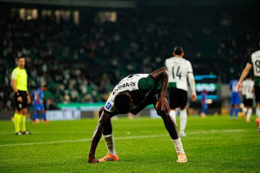 Salvador Blopa, Estadio Jose Alvalade 'de (Maciej Rogowski / Ball Raw Images) Sporting CP ve Alverca FC takımları arasında oynanan çeyrek final maçında attığı golü kutlarken görülüyor.)