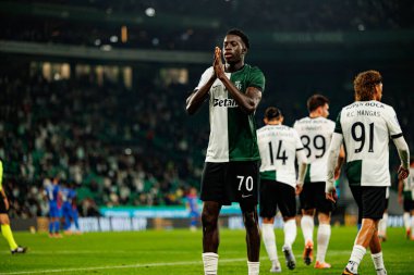 Salvador Blopa, Estadio Jose Alvalade 'de (Maciej Rogowski / Ball Raw Images) Sporting CP ve Alverca FC takımları arasında oynanan çeyrek final maçında attığı golü kutlarken görülüyor.)