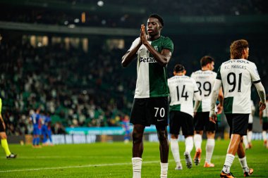 Salvador Blopa, Estadio Jose Alvalade 'de (Maciej Rogowski / Ball Raw Images) Sporting CP ve Alverca FC takımları arasında oynanan çeyrek final maçında attığı golü kutlarken görülüyor.)