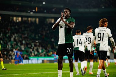 Salvador Blopa, Estadio Jose Alvalade 'de (Maciej Rogowski / Ball Raw Images) Sporting CP ve Alverca FC takımları arasında oynanan çeyrek final maçında attığı golü kutlarken görülüyor.)