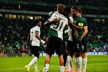 Sporcu Oyuncuları, Estadio Jose Alvalade 'de (Maciej Rogowski / Ball Raw Images) Sporting CP ve Alverca FC takımları arasında oynanan çeyrek final maçında Salvador Blop' tan gol üstüne gol atarken görüldü.)
