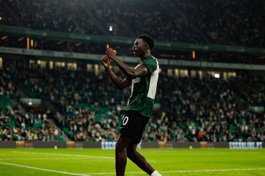 Salvador Blopa, Estadio Jose Alvalade 'de (Maciej Rogowski / Ball Raw Images) Sporting CP ve Alverca FC takımları arasında oynanan çeyrek final maçında attığı golü kutlarken görülüyor.)