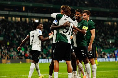 Sporcu Oyuncuları, Estadio Jose Alvalade 'de (Maciej Rogowski / Ball Raw Images) Sporting CP ve Alverca FC takımları arasında oynanan çeyrek final maçında Salvador Blop' tan gol üstüne gol atarken görüldü.)