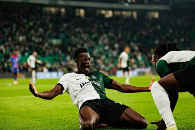 Salvador Blopa, Estadio Jose Alvalade 'de (Maciej Rogowski / Ball Raw Images) Sporting CP ve Alverca FC takımları arasında oynanan çeyrek final maçında attığı golü kutlarken görülüyor.)