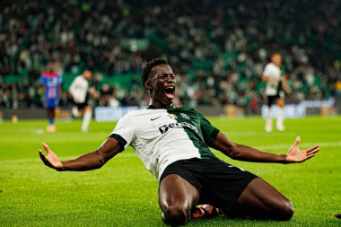 Salvador Blopa, Estadio Jose Alvalade 'de (Maciej Rogowski / Ball Raw Images) Sporting CP ve Alverca FC takımları arasında oynanan çeyrek final maçında attığı golü kutlarken görülüyor.)