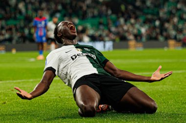 Salvador Blopa, Estadio Jose Alvalade 'de (Maciej Rogowski / Ball Raw Images) Sporting CP ve Alverca FC takımları arasında oynanan çeyrek final maçında attığı golü kutlarken görülüyor.)