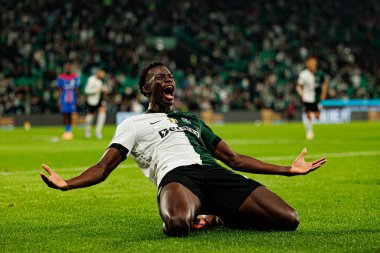 Salvador Blopa, Estadio Jose Alvalade 'de (Maciej Rogowski / Ball Raw Images) Sporting CP ve Alverca FC takımları arasında oynanan çeyrek final maçında attığı golü kutlarken görülüyor.)
