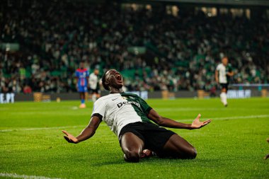 Salvador Blopa, Estadio Jose Alvalade 'de (Maciej Rogowski / Ball Raw Images) Sporting CP ve Alverca FC takımları arasında oynanan çeyrek final maçında attığı golü kutlarken görülüyor.)