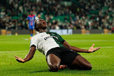 Salvador Blopa, Estadio Jose Alvalade 'de (Maciej Rogowski / Ball Raw Images) Sporting CP ve Alverca FC takımları arasında oynanan çeyrek final maçında attığı golü kutlarken görülüyor.)