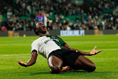 Salvador Blopa, Estadio Jose Alvalade 'de (Maciej Rogowski / Ball Raw Images) Sporting CP ve Alverca FC takımları arasında oynanan çeyrek final maçında attığı golü kutlarken görülüyor.)