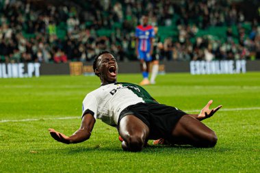 Salvador Blopa, Estadio Jose Alvalade 'de (Maciej Rogowski / Ball Raw Images) Sporting CP ve Alverca FC takımları arasında oynanan çeyrek final maçında attığı golü kutlarken görülüyor.)