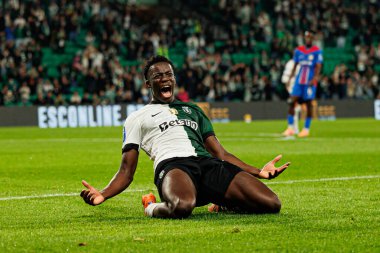 Salvador Blopa, Estadio Jose Alvalade 'de (Maciej Rogowski / Ball Raw Images) Sporting CP ve Alverca FC takımları arasında oynanan çeyrek final maçında attığı golü kutlarken görülüyor.)