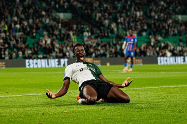 Salvador Blopa, Estadio Jose Alvalade 'de (Maciej Rogowski / Ball Raw Images) Sporting CP ve Alverca FC takımları arasında oynanan çeyrek final maçında attığı golü kutlarken görülüyor.)