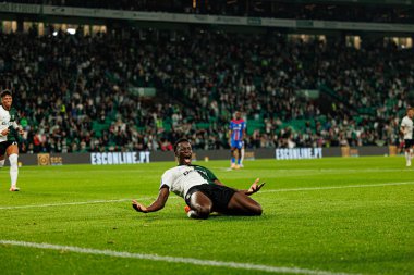 Salvador Blopa, Estadio Jose Alvalade 'de (Maciej Rogowski / Ball Raw Images) Sporting CP ve Alverca FC takımları arasında oynanan çeyrek final maçında attığı golü kutlarken görülüyor.)