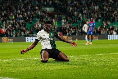 Salvador Blopa, Estadio Jose Alvalade 'de (Maciej Rogowski / Ball Raw Images) Sporting CP ve Alverca FC takımları arasında oynanan çeyrek final maçında attığı golü kutlarken görülüyor.)