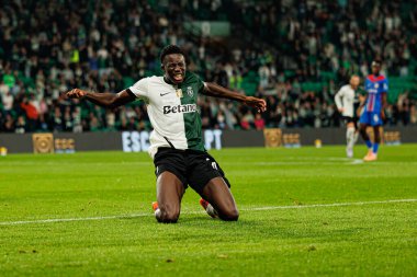 Salvador Blopa, Estadio Jose Alvalade 'de (Maciej Rogowski / Ball Raw Images) Sporting CP ve Alverca FC takımları arasında oynanan çeyrek final maçında attığı golü kutlarken görülüyor.)