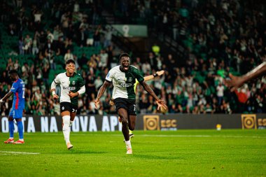 Alisson Santos ve Salvador Blopa, Estadio Jose Alvalade 'de (Maciej Rogowski / Ball Raw Images) Sporting CP ve Alverca FC takımları arasındaki çeyrek final maçında gol attıktan sonra kutlama yaparken görüldü.)