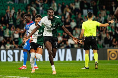 Salvador Blopa, Estadio Jose Alvalade 'de (Maciej Rogowski / Ball Raw Images) Sporting CP ve Alverca FC takımları arasında oynanan çeyrek final maçında attığı golü kutlarken görülüyor.)