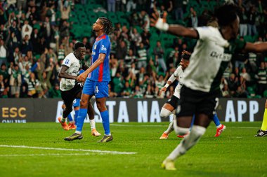 Salvador Blopa, Estadio Jose Alvalade 'de (Maciej Rogowski / Ball Raw Images) Sporting CP ve Alverca FC takımları arasında oynanan çeyrek final maçında attığı golü kutlarken görülüyor.)