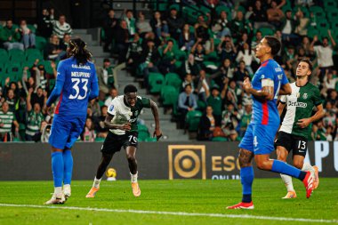 Salvador Blopa, Estadio Jose Alvalade 'de (Maciej Rogowski / Ball Raw Images) Sporting CP ve Alverca FC takımları arasında oynanan çeyrek final maçında attığı golü kutlarken görülüyor.)