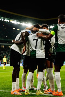 Sporcu Oyuncuları, Estadio Jose Alvalade 'de (Maciej Rogowski / Ball Raw Images) Sporting CP ve Alverca FC takımları arasında oynanan çeyrek final maçında Geovany Quenda' dan gol üstüne gol atarken görüldü.)