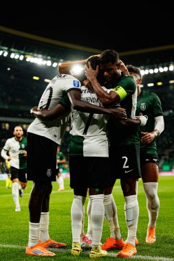 Sporcu Oyuncuları, Estadio Jose Alvalade 'de (Maciej Rogowski / Ball Raw Images) Sporting CP ve Alverca FC takımları arasında oynanan çeyrek final maçında Geovany Quenda' dan gol üstüne gol atarken görüldü.)