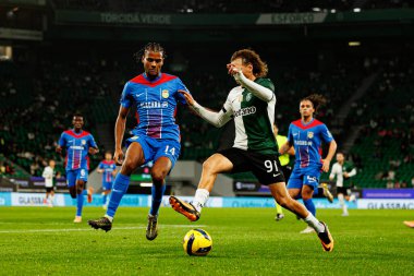 Steven Baseya ve Ricardo Mangas, Taca Da Liga çeyrek final maçında Estadio Jose Alvalade 'de (Maciej Rogowski / Ball Raw Images) Sporting CP ve Alverca FC takımları arasında görüldü.)