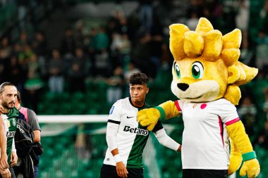 Alisson ve Jubas, Taca Da Liga çeyrek final maçında Estadio Jose Alvalade 'de (Maciej Rogowski / Ball Raw Images) Sporting CP ve Alverca FC takımları arasında görüldü.)
