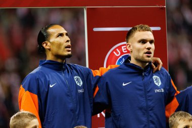 Dünya Kupası 2026 eleme maçında Polonya ve Hollanda milli takımları arasında Virgil Van Dijk ve Bart Verbruggen görüldü (Maciej Rogowski / Ball Raw Images)