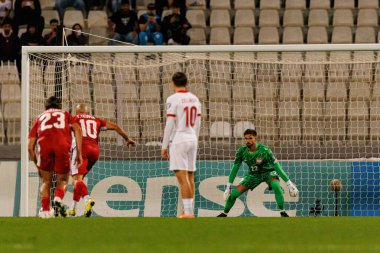 Teddy Teum ve Bartlomiej Dragowski, 2026 Dünya Kupası eleme maçında Malta ve Polonya milli takımları arasında görüldü (Maciej Rogowski / Ball Raw Images)