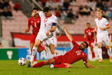 Robert Lewandowski ve Zach Muscat, 2026 Dünya Kupası eleme maçında Malta ve Polonya milli takımları arasında görüldü (Maciej Rogowski / Ball Raw Images)