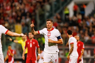 Robert Lewandowski, Malta ve Polonya milli takımları arasındaki 2026 Dünya Kupası eleme maçında gol attıktan sonra kutlama yaparken görüldü (Maciej Rogowski / Ball Raw Images)