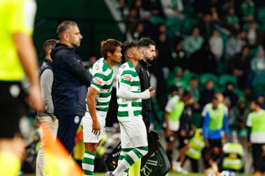 Hidemasa Morita ve Alisson Santos, Liga Portekiz maçı sırasında Estadio Jose Alvalade 'de (Maciej Rogowski / Ball Raw Images) Sporting CP ve Alverca FC takımları arasında görüldü.)