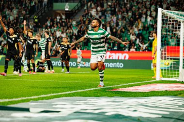 Luis Suarez, Liga Portekiz maçı sırasında Estadio Jose Alvalade 'deki Sporting CP ve Alverca FC takımları arasında görüldü (Maciej Rogowski / Ball Raw Images)
