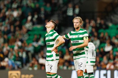 Ivan Fresneda ve Morten Hjulmand, Liga Portekiz maçı sırasında Estadio Jose Alvalade 'de (Maciej Rogowski / Ball Raw Images) Sporting CP ve Alverca FC takımları arasında görüldü.)