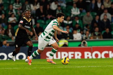 Lincoln ve Pedro Goncalf, Liga Portekiz maçı sırasında Estadio Jose Alvalade 'de (Maciej Rogowski / Ball Raw Images) Sporting CP ve Alverca FC takımları arasında görüldü.)