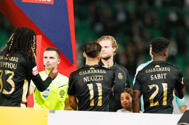 Cedric Nuozzi ve Morten Hjulmand, Liga Portekiz maçı sırasında Estadio Jose Alvalade 'de (Maciej Rogowski / Ball Raw Images) Sporting CP ve Alverca FC takımları arasında görüldü.)