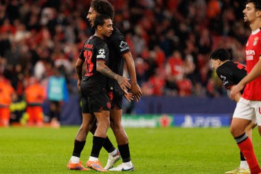 SL Benfica ve Bayer 04 Leverkusen (Maciej Rogowski / Ball Raw Images) arasındaki Şampiyonlar Ligi faz maçında Arthur ve Loic Bade görüldü.)