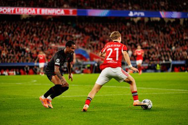 Arthur ve Andreas Schjelderup SL Benfica ve Bayer 04 Leverkusen (Maciej Rogowski / Ball Raw Images) arasında Şampiyonlar Ligi faz maçında görüldüler.)