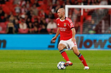 Fredrik Aursnes SL Benfica ve Bayer 04 Leverkusen (Maciej Rogowski / Ball Raw Images) arasında Şampiyonlar Ligi faz oyunu sırasında görüldü)