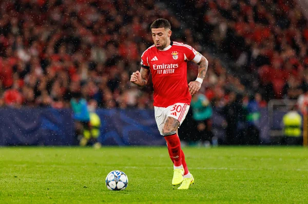 Nicolas Otamendi SL Benfica ve Bayer 04 Leverkusen (Maciej Rogowski / Ball Raw Images) arasındaki Şampiyonlar Ligi faz maçında görüldü)